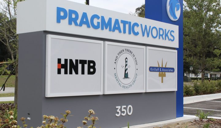 Monument Entrance Sign in Green Cove Springs